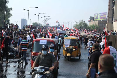 يوميات ساحة التحرير..قصص حملة (نريد وطن).. بين (تك تك) التحرير وفوتوغراف النفق