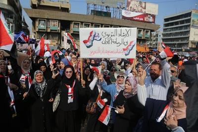يوميات ساحة التحرير..معلمون وطلاب يضربون عن جامعاتهم ومدارسهم للالتحاق بصفوف التحرير