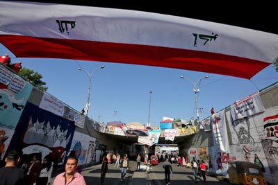 الغارديان: ملاحم الاحتجاجات تختزل في جداريات فنية داخل نفق التحرير 
