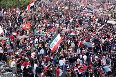 اعتداءات بالطعن والضرب على متظاهرين في ساحة التحرير