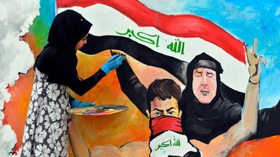 انتفاضة النسوة في لوحات تزين جدران ساحة التحرير